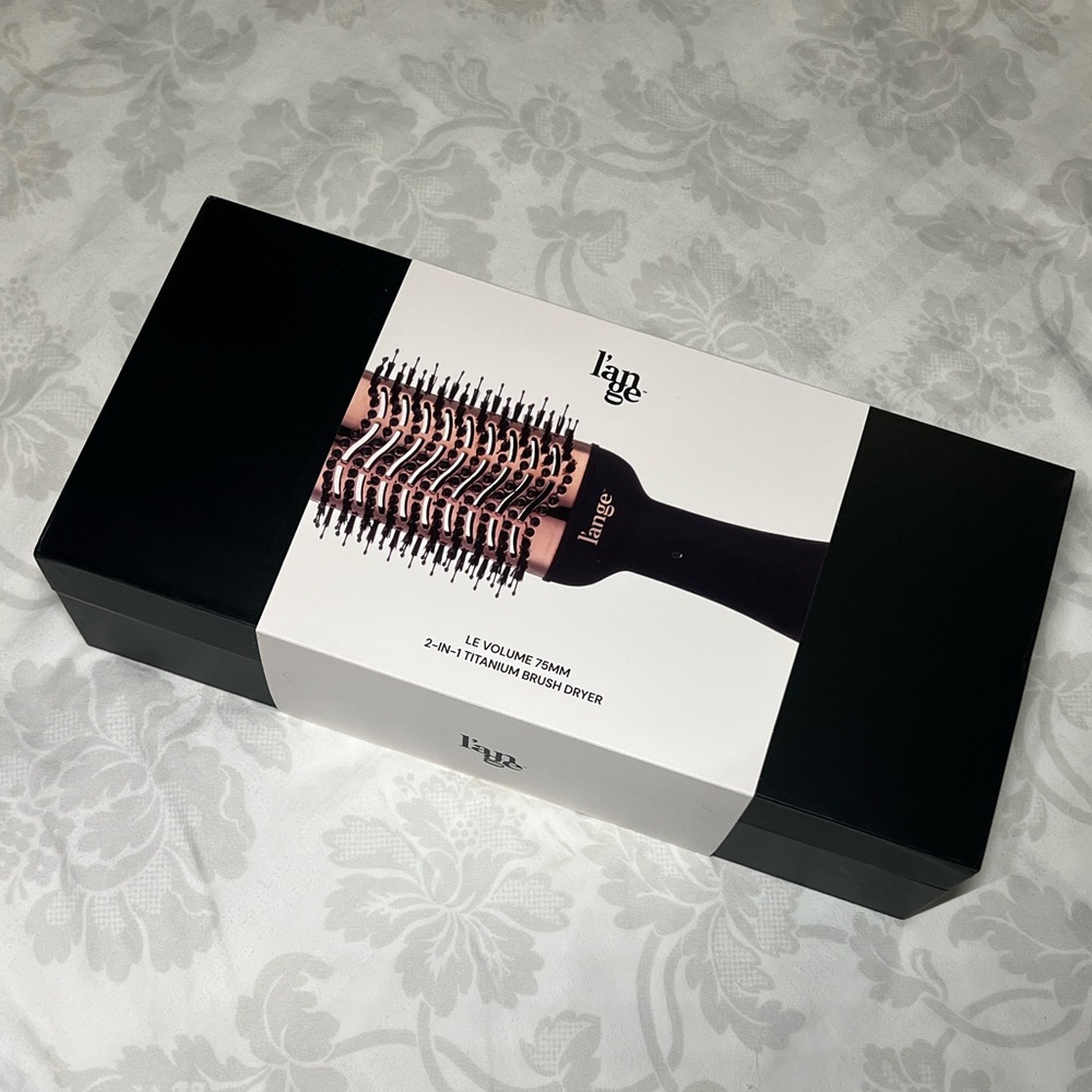 LANGE HAIR Le Volume 2-in-1 Titanium Blow Dryer Brush.